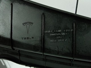 Подкапотная накладка стеклоочистителей, ориг. номер 1008976-00-D, Tesla Model S 2012-2016
