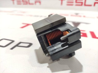 прочая запчасть, ориг. номер 1526573-00-A, 1097615-00-C, Tesla Model Y 2020-2026
