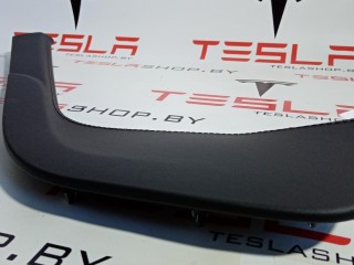 Панель центрального тоннеля, ориг. номер 1004705-00-D, Tesla Model S 2012-2016