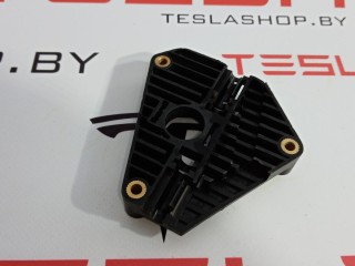 Кронштейн мотора привода люка, ориг. номер 6008697-00-A, Tesla Model S 2012-2016