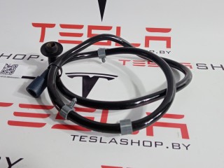 Дренажная трубка панорамной крыши, ориг. номер 1013245-00-F, Tesla Model S 2012-2016