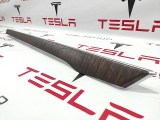 Накладка декоративная обшивки двери, ориг. номер 1035826-09-B, Tesla Model X 2015-2021