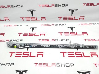 Накладка декоративная обшивки двери, ориг. номер 1035826-09-B, Tesla Model X 2015-2021