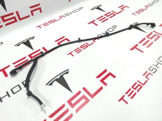 Шланг стеклоочистителя капота, ориг. номер 1050080-00-D, Tesla Model X 2015-2021