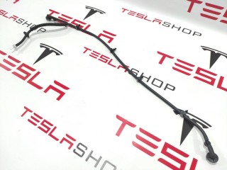 Шланг стеклоочистителя капота, ориг. номер 1050080-00-D, Tesla Model X 2015-2021