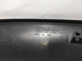 Накладка гриля бампера переднего верхняя, ориг. номер 1047021-00-E, Tesla Model X 2015-2021