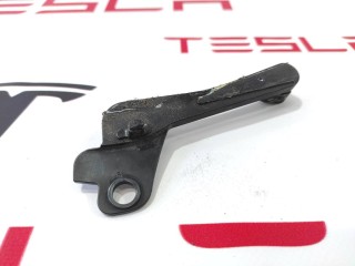 Кронштейн направляющая люка, ориг. номер 6008664-00-G, Tesla Model S 2012-2016