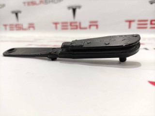 Кронштейн направляющая люка, ориг. номер 6008665-00-D, Tesla Model S 2012-2016