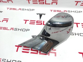 Накладка хромированная 2-го ряда сидения, ориг. номер 1062970-00-A, Tesla Model X 2015-2021