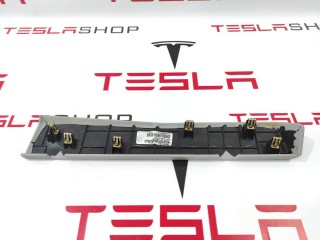 Накладка нижняя бардачка, ориг. номер 1002301-09-B, Tesla Model S 2012-2016