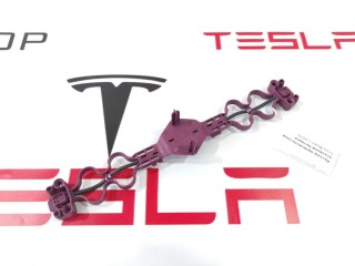 Разъём низковольтный основной батареи фигурный, ориг. номер 1137575, Tesla Model 3 2017-2021