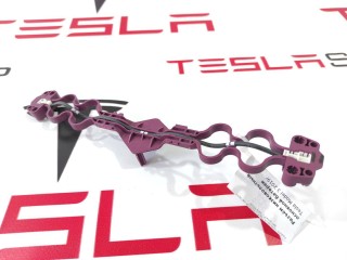 Разъём низковольтный основной батареи фигурный, ориг. номер 1137575, Tesla Model 3 2017-2021