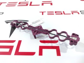 Разъём низковольтный основной батареи фигурный, ориг. номер 1492754-1, Tesla Model 3 2017-2021