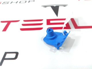 Заглушка основной батареи, ориг. номер 1516904-00-S, Tesla Model 3 2017-2021