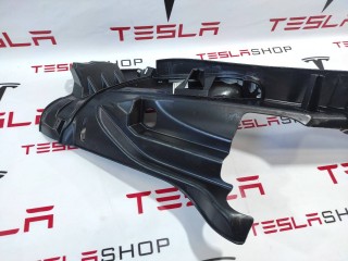 Накладка стойки С, ориг. номер 1008718-09-B, Tesla Model S 2012-2016