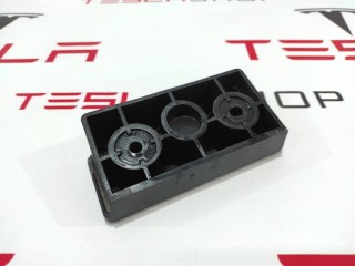 Опора под домкрат (подушка), ориг. номер 1009124-00-C, Tesla Model S 2012-2016