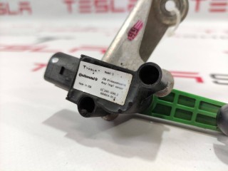 Датчик уровня пневмоподвески, ориг. номер 6006514-00-B, Tesla Model S 2012-2016