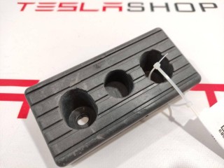 Опора под домкрат (подушка), ориг. номер 1009124-00-C, Tesla Model S 2012-2016