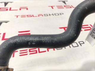 Шланг охлаждения на тройной клапан, ориг. номер 6007347-00-C, Tesla Model S 2012-2016