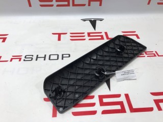 Панель для отдыха ноги водителя, ориг. номер 6005968-00-C, Tesla Model S 2012-2016