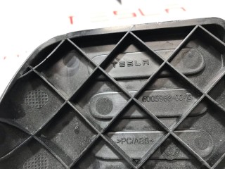 Панель для отдыха ноги водителя, ориг. номер 6005968-00-C, Tesla Model S 2012-2016