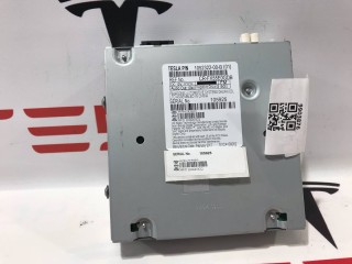 Радио FM/HD/XM, ориг. номер 1052322-00-B, Tesla Model X 2015-2021