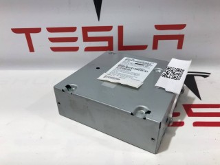 Радио FM/HD/XM, ориг. номер 1052322-00-B, Tesla Model X 2015-2021