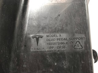Панель для отдыха ноги водителя, ориг. номер 1035872-00-S, Tesla Model X 2015-2021