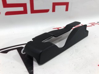 Заглушка салазки сиденья, ориг. номер 1068832-00-A, 1068833-00-A, Tesla Model X 2015-2021
