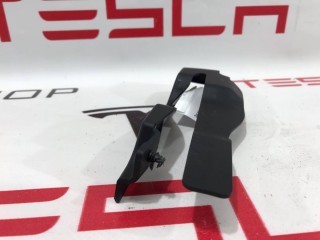 Заглушка салазки сиденья, ориг. номер 1068832-00-A, 1068833-00-A, Tesla Model X 2015-2021