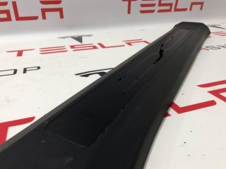 Накладка дверного порога, ориг. номер 1035985-00-G, Tesla Model X 2015-2021