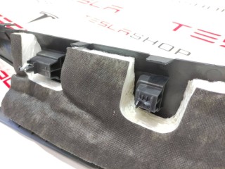 Накладка стойки А, ориг. номер 1035963-00-C, Tesla Model X 2015-2021
