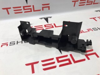 Кронштейн внешний сидений 2-го ряда, ориг. номер 1059715-00-D, Tesla Model X 2015-2021