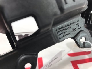 Кронштейн накладки, стойки C, ориг. номер 1051825-00-B, Tesla Model X 2015-2021