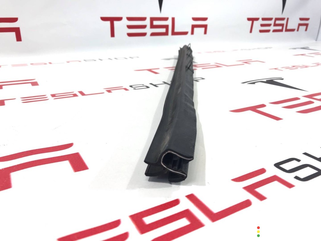 Уплотнитель стекла внутренний двери Tesla Model S 2016-2021, 1038407-00-A, фото 3