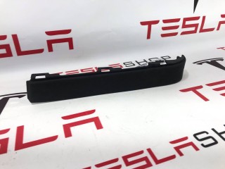 Накладка подъемной задней двери, ориг. номер 1055052-00-A, Tesla Model X 2015-2021