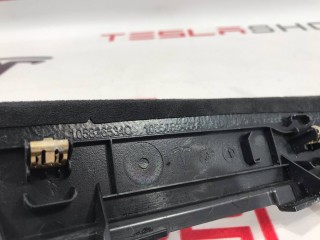 Накладка подъемной задней двери, ориг. номер 1055052-00-A, Tesla Model X 2015-2021