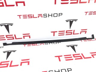 Уплотнитель подъемной задней двери, ориг. номер 1069003-00-C, Tesla Model X 2015-2021