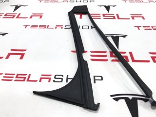 Уплотнитель стойки B наружной, ориг. номер 1032152-00-D, Tesla Model X 2015-2021