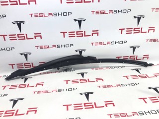 Накладка закрытия подъемной задней двери, ориг. номер 1041594-00-D, Tesla Model X 2015-2021