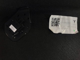 Отделка багажника, ориг. номер 1606532-00-C, Tesla Model S 2-й рест 2021-2026
