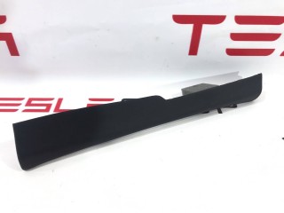 Накладка стойки А, (средняя высота), ориг. номер 1566077-00-B, Tesla Model S 2-й рест 2021-2026