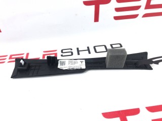 Накладка стойки А, (средняя высота), ориг. номер 1566077-00-B, Tesla Model S 2-й рест 2021-2026