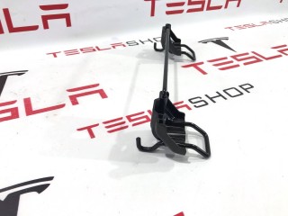 Опора сиденья, ориг. номер 1570932-00-D, Tesla Model S 2-й рест 2021-2026