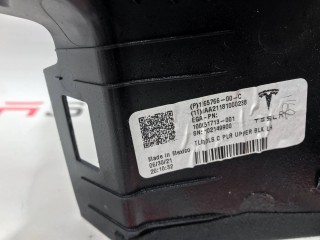 Накладка стойки С, ориг. номер 1565766-00-C, Tesla Model S 2-й рест 2021-2026