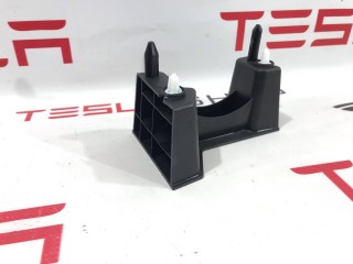 Кронштейн внутренний стойки C, ориг. номер 1640619-00-B, Tesla Model S 2-й рест 2021-2026