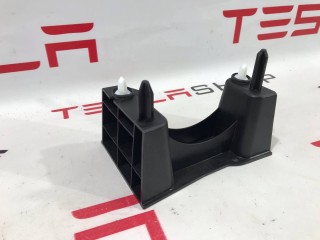 Кронштейн внутренний стойки C, ориг. номер 1640618-00-B, Tesla Model S 2-й рест 2021-2026