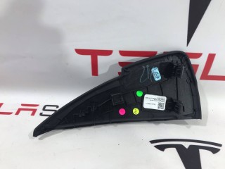 Накладка боковая торпеды, ориг. номер 1563061-00-D, Tesla Model S 2-й рест 2021-2026