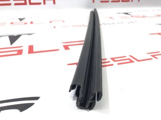 Уплотнитель стекла внутренний двери, ориг. номер 1613731-00-A, Tesla Model S 2-й рест 2021-2026