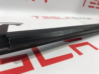 Уплотнитель стекла внутренний двери, ориг. номер 1613731-00-A, Tesla Model S 2-й рест 2021-2026